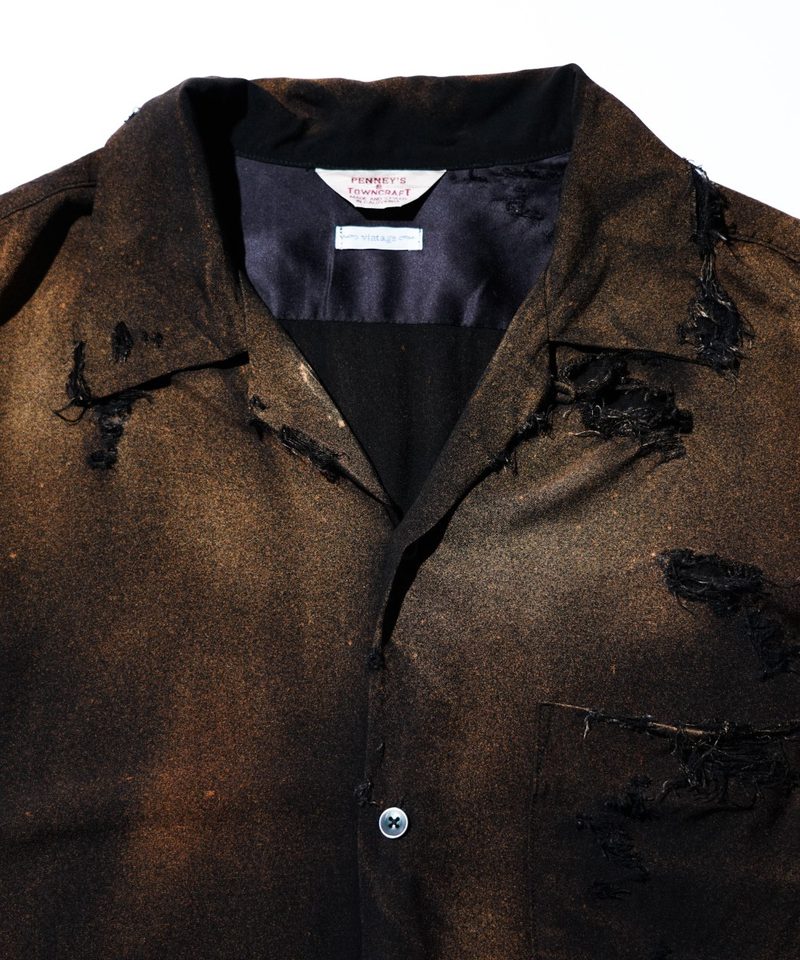 TOWNCRAFT ONE IN THE WORLD LOOP COLLAR SS SHIRT detail